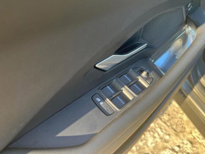 Jaguar E-Pace 2.0D 150 CV (16)