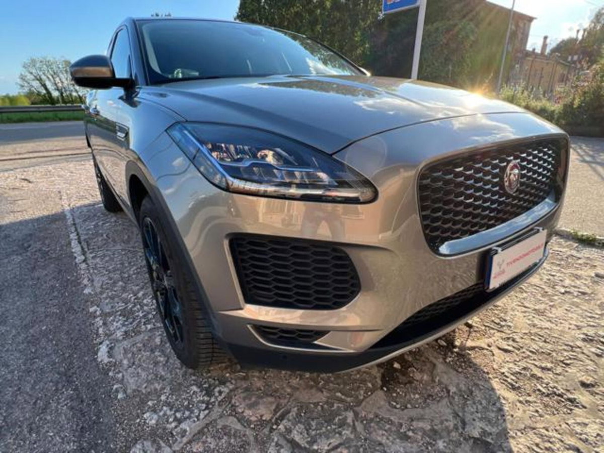 Jaguar E-Pace 2.0D 150 CV (17)