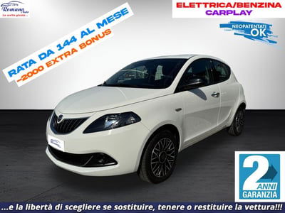 Lancia Ypsilon 1.0 FireFly 5 porte S&S Hybrid Ecochic Silver usata