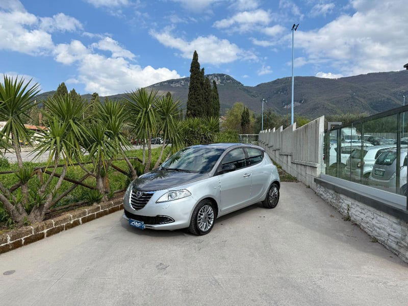 Lancia Ypsilon 0.9 TwinAir 85 CV 5 porte S&S DFN Platinum