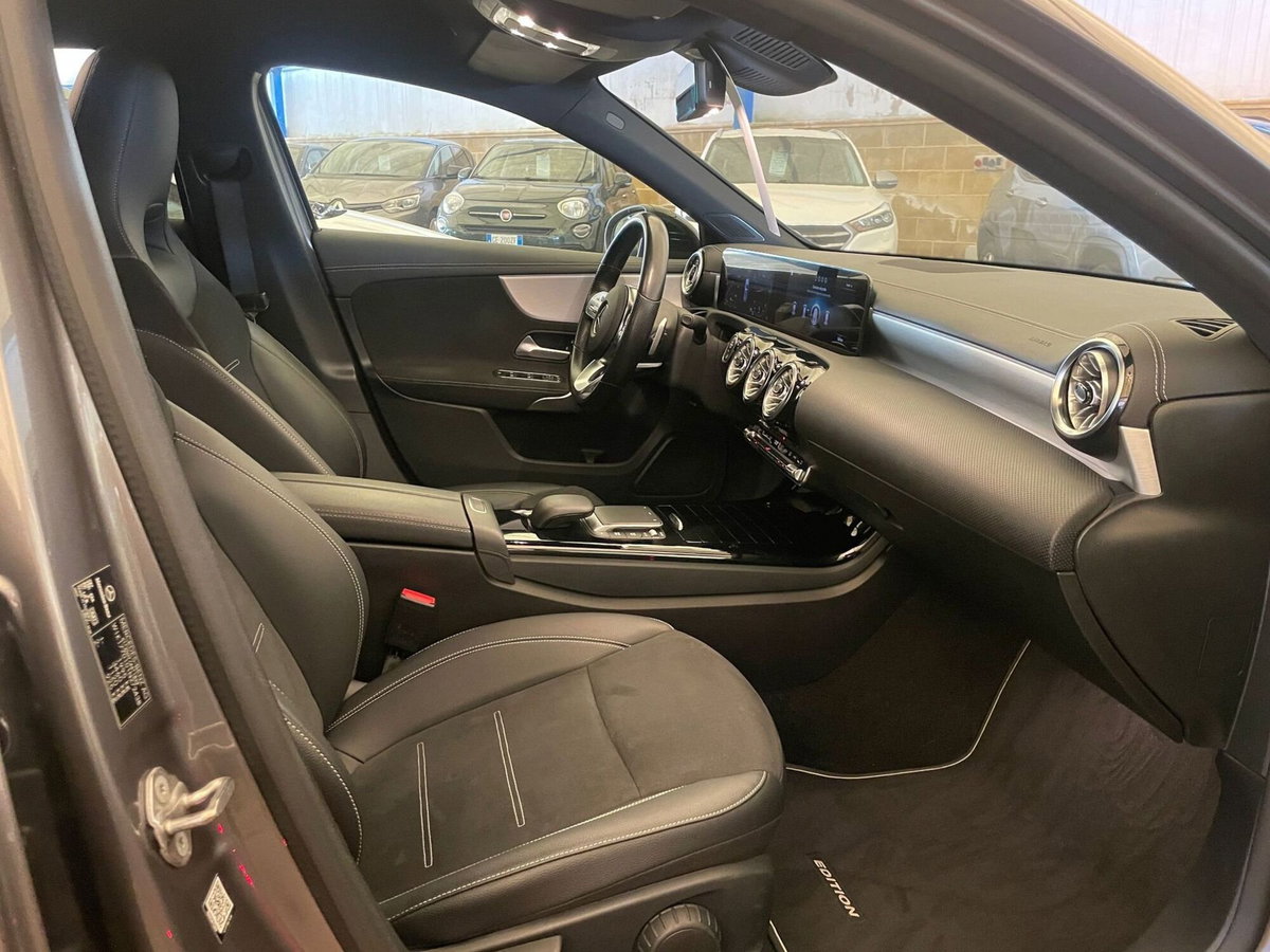 Mercedes-Benz Classe A Sedan 180 d Automatic 4p. Premium (10)