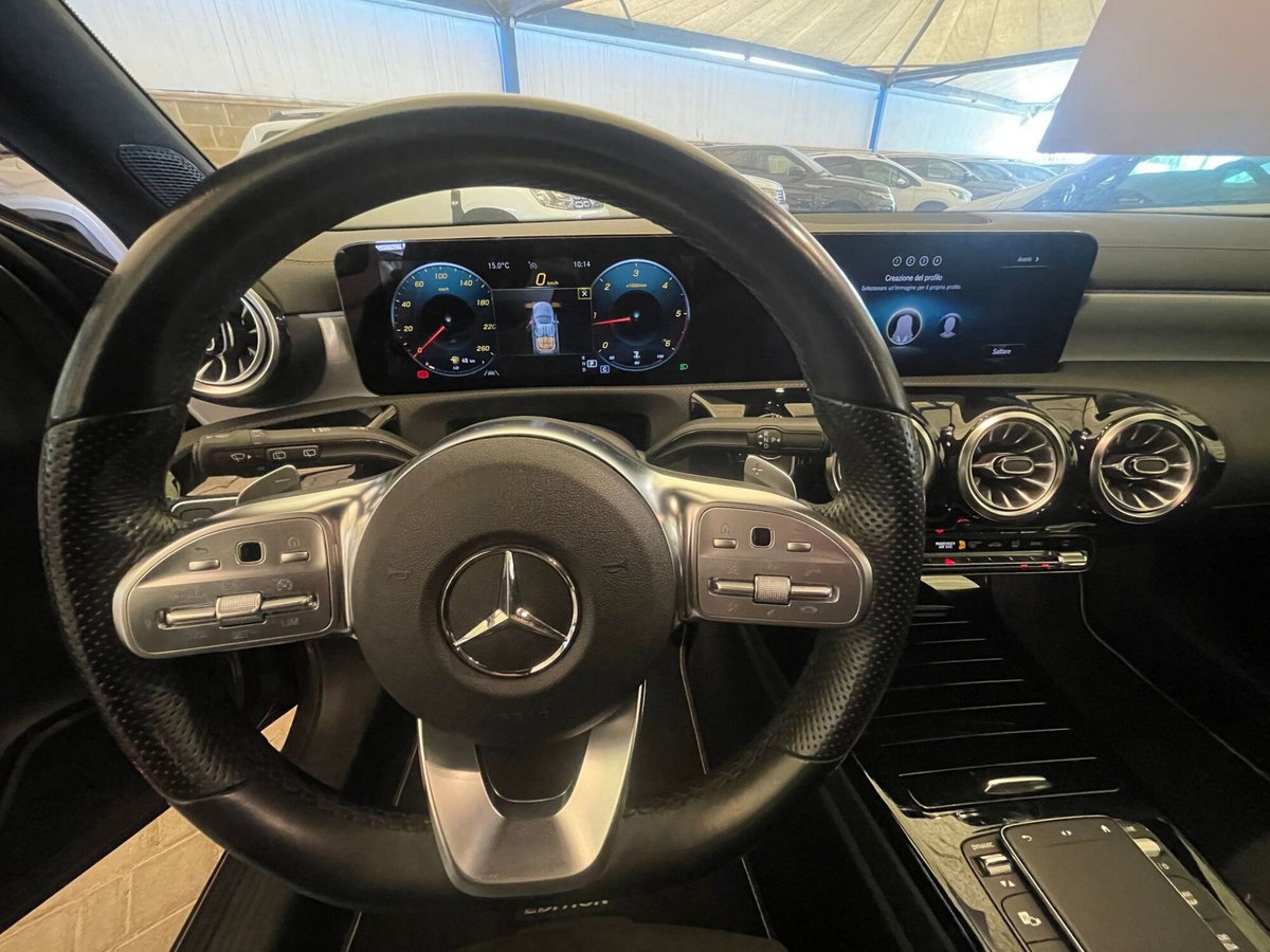 Mercedes-Benz Classe A Sedan 180 d Automatic 4p. Premium (13)