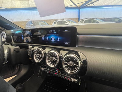 Mercedes-Benz Classe A Sedan 180 d Automatic 4p. Premium (15)