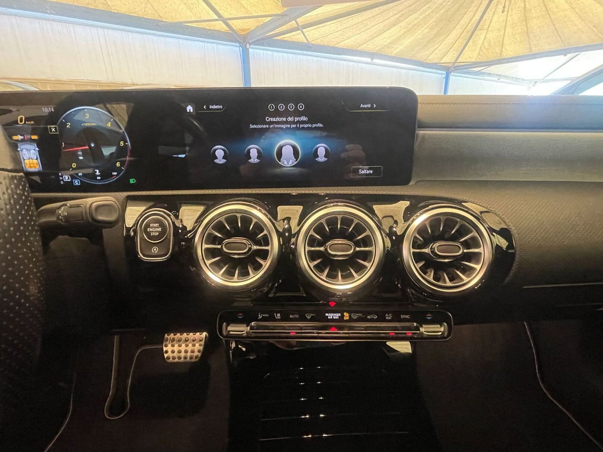 Mercedes-Benz Classe A Sedan 180 d Automatic 4p. Premium (17)
