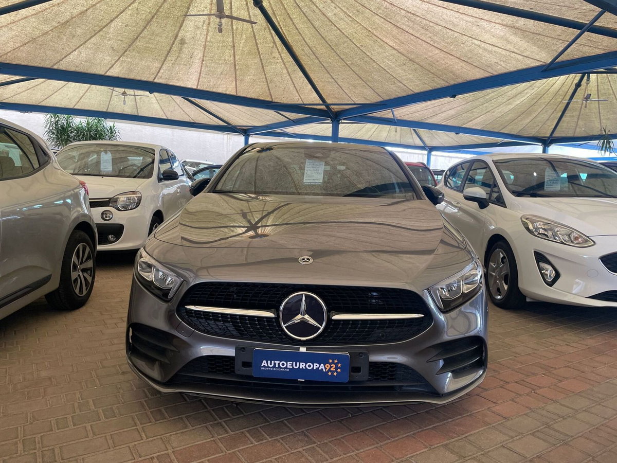 Mercedes-Benz Classe A Sedan 180 d Automatic 4p. Premium (2)