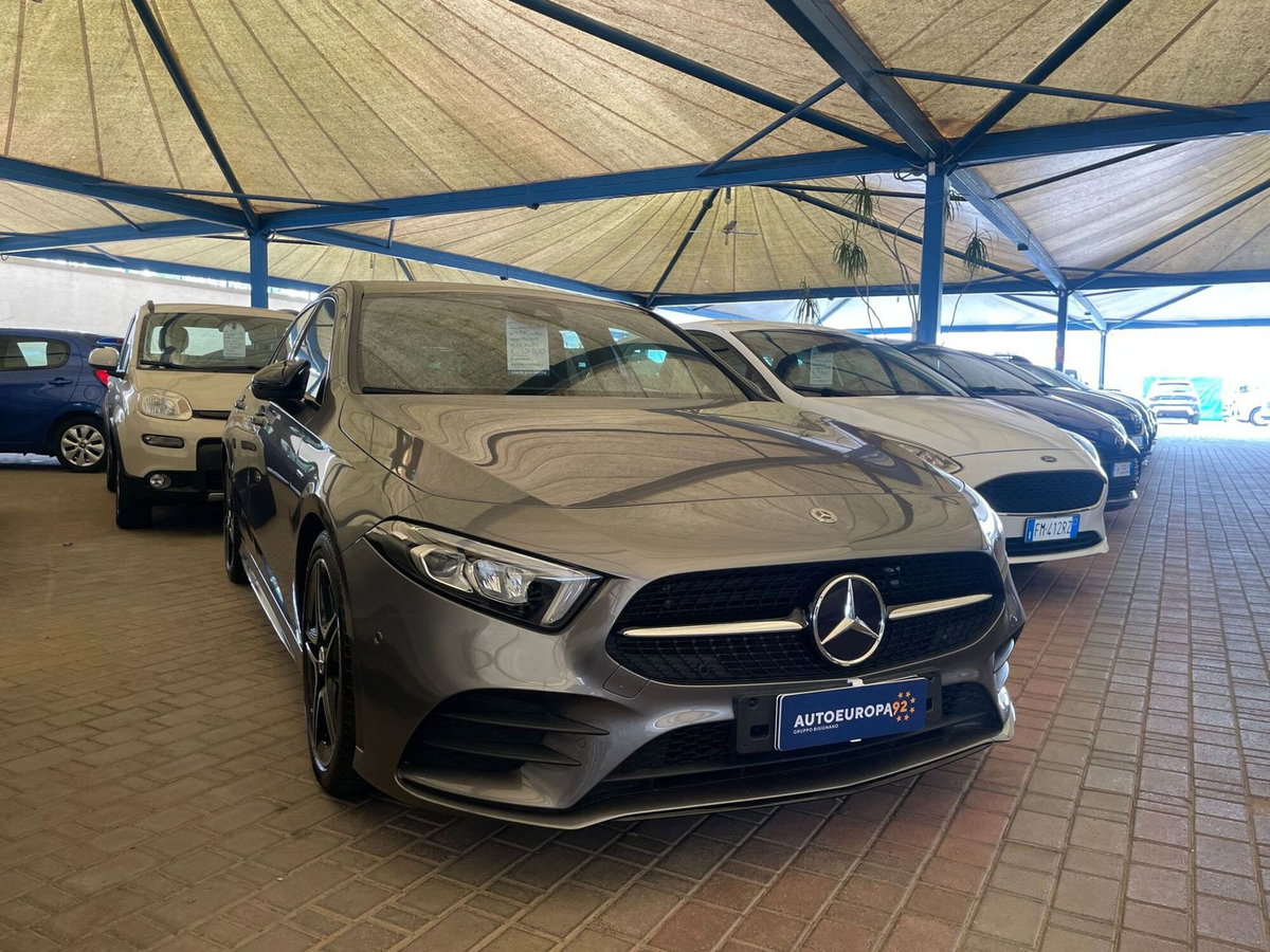 Mercedes-Benz Classe A Sedan 180 d Automatic 4p. Premium (3)