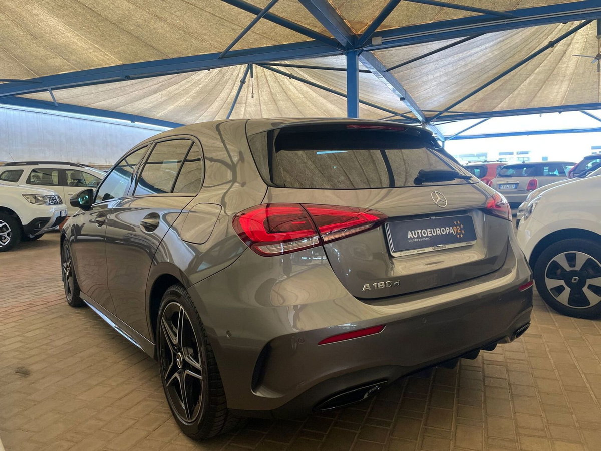 Mercedes-Benz Classe A Sedan 180 d Automatic 4p. Premium (4)