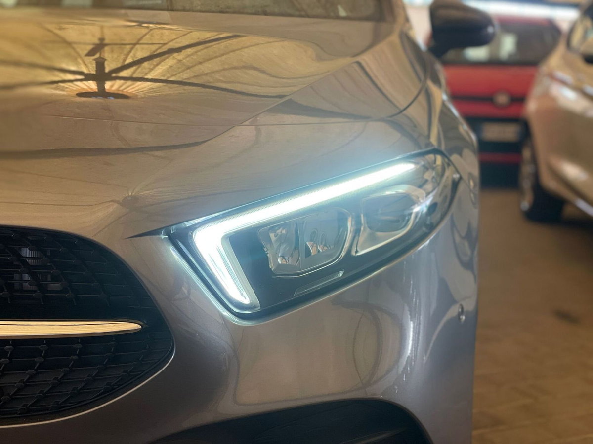 Mercedes-Benz Classe A Sedan 180 d Automatic 4p. Premium (7)