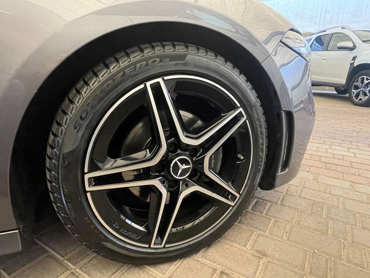 Mercedes-Benz Classe A Sedan 180 d Automatic 4p. Premium (8)