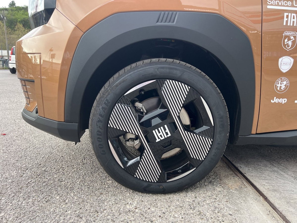 Fiat Grande Panda 44 kWh La Prima (8)