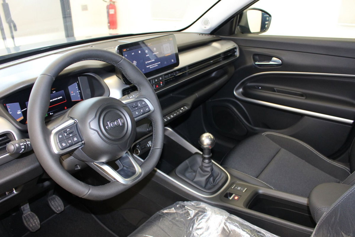 Jeep Avenger 1.2 turbo Summit fwd 100cv (7)