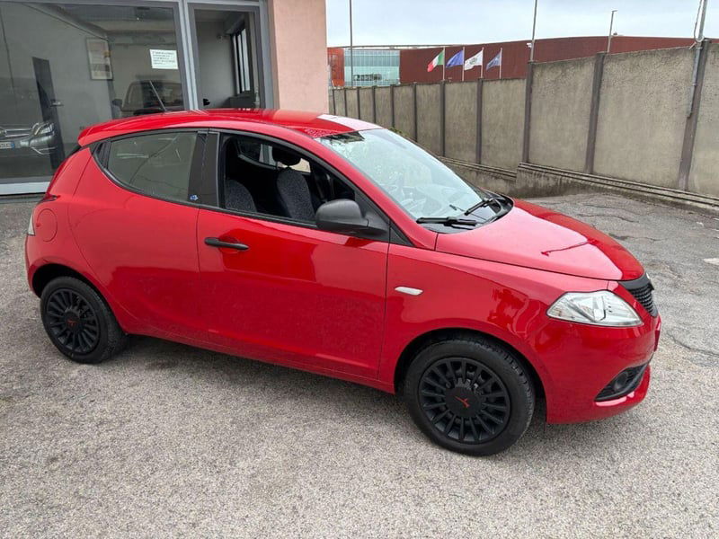 Lancia Ypsilon 1.2 69 CV 5 porte GPL Ecochic Alberta Ferretti