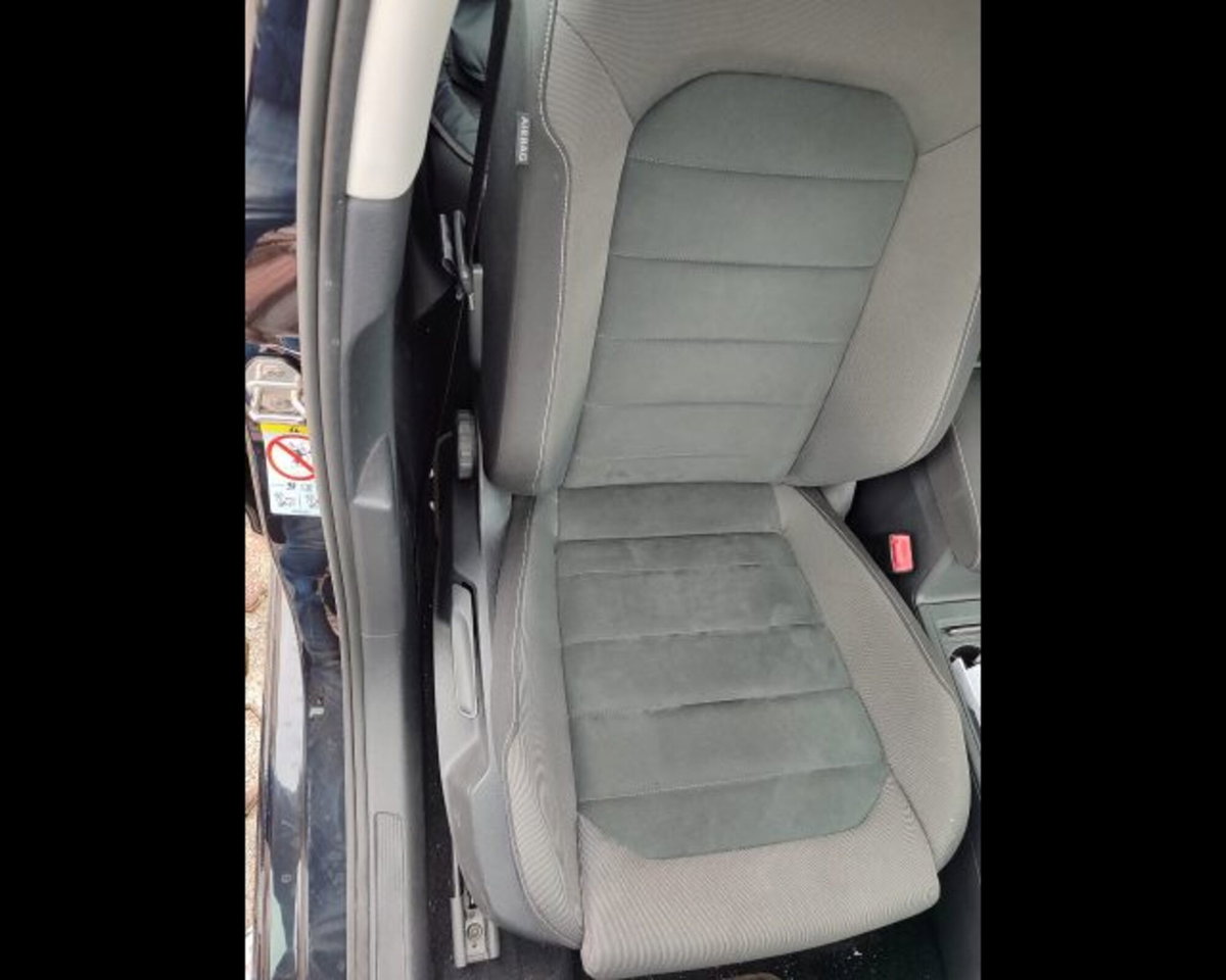 Volkswagen Golf 1.4 TGI 5p. Executive BlueMotion (11)