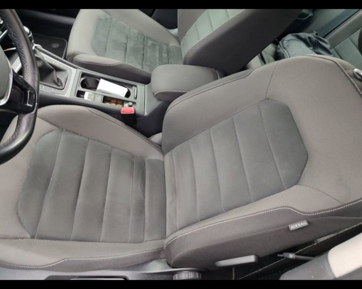 Volkswagen Golf 1.4 TGI 5p. Executive BlueMotion (17)