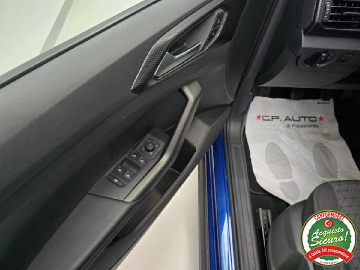 Volkswagen T-Cross 1.0 TSI Style BMT (18)