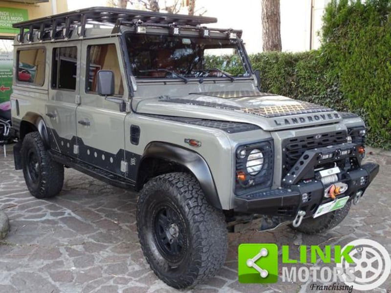 Land Rover Defender 110 2.4 TD4 Station Wagon E