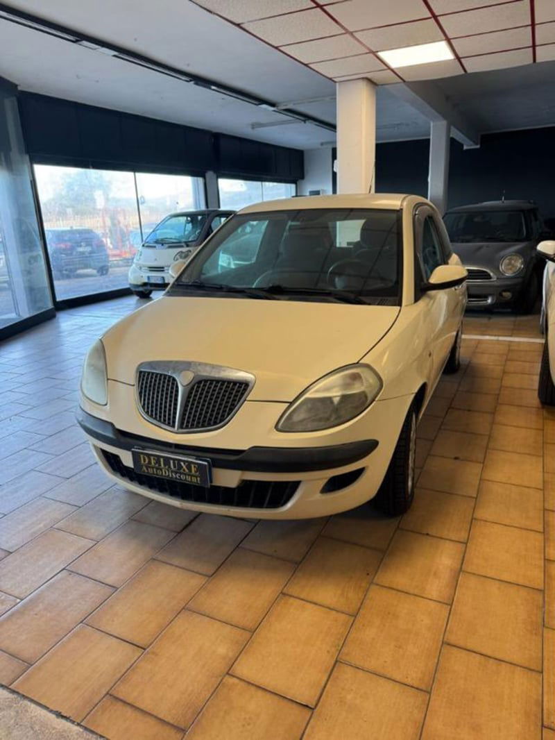 Lancia Ypsilon Multijet 16V Argento