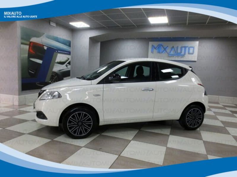 Lancia Ypsilon 1.0 FireFly 5 porte S&S Hybrid Gold Plus