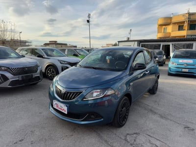 Lancia Ypsilon 1.0 FireFly 5 porte S&S Hybrid Ecochic Gold usata