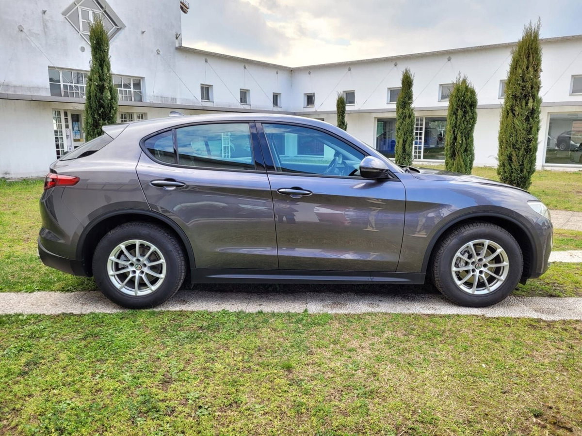 Alfa Romeo Stelvio Stelvio 2.2 Turbodiesel 180 CV AT8 RWD Business (4)