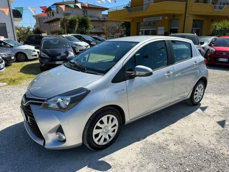 Toyota Yaris 1.5 Hybrid 5 porte Cool