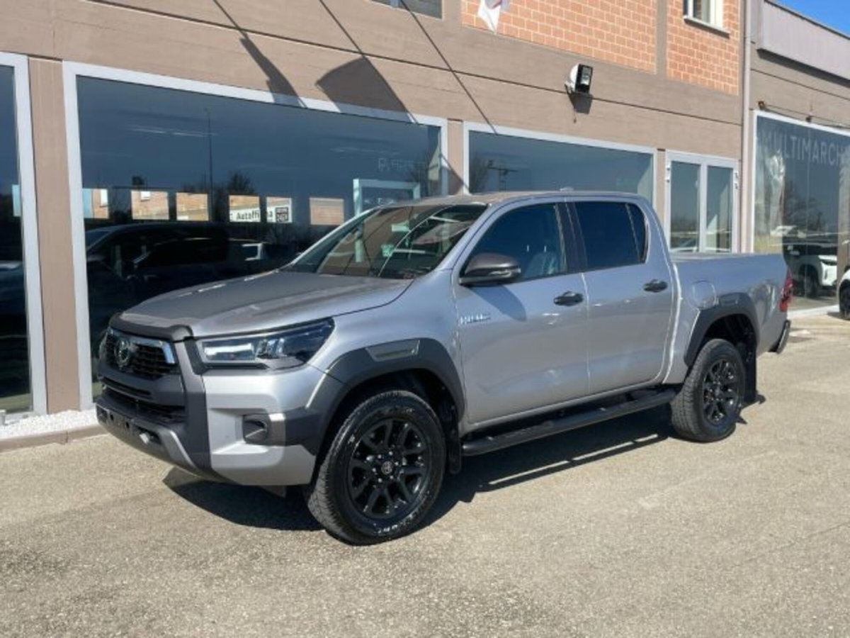 Toyota Hilux 2.8 d-4d 48V double cab Invincible auto (2)