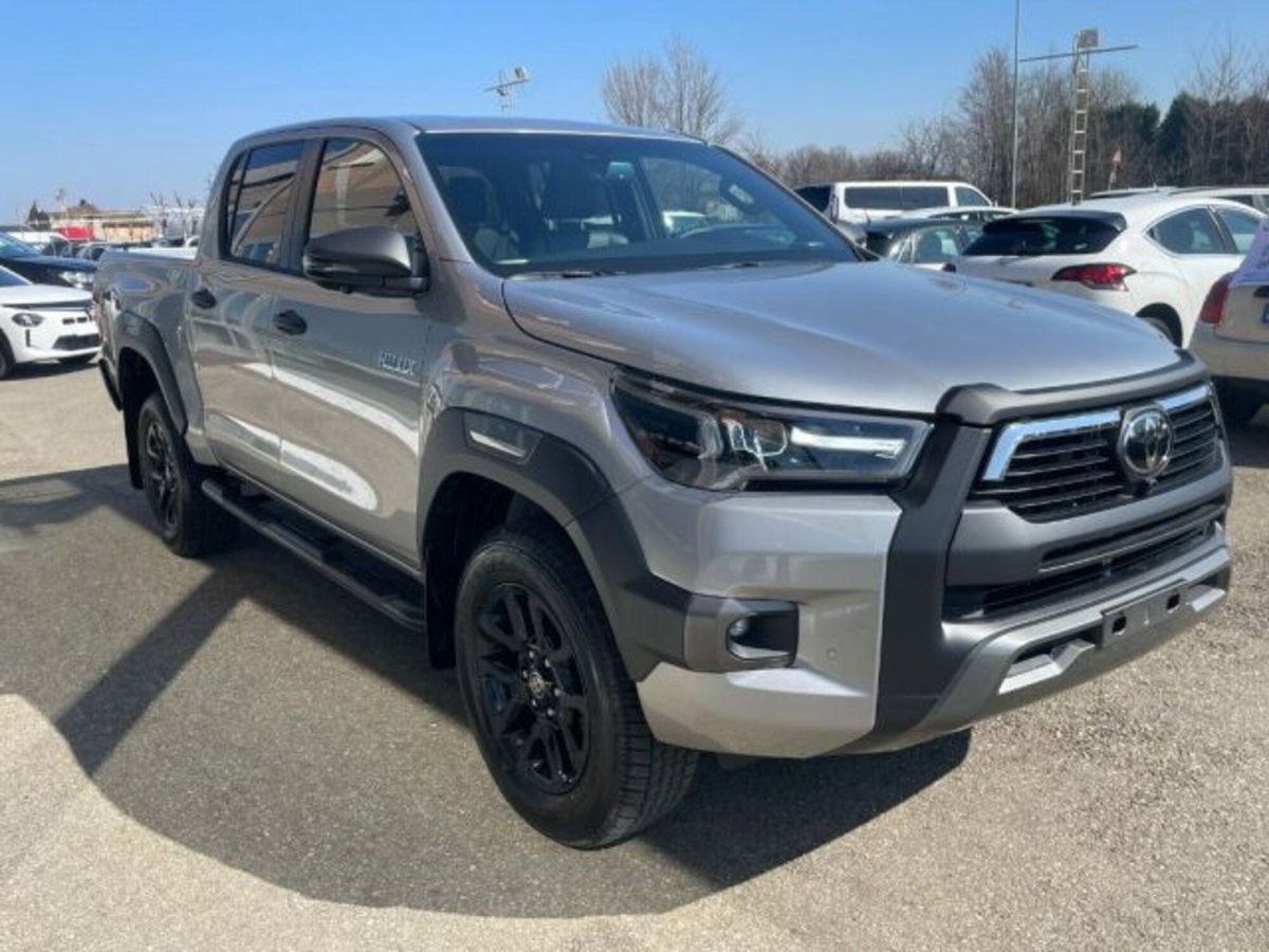 Toyota Hilux 2.8 d-4d 48V double cab Invincible auto (4)