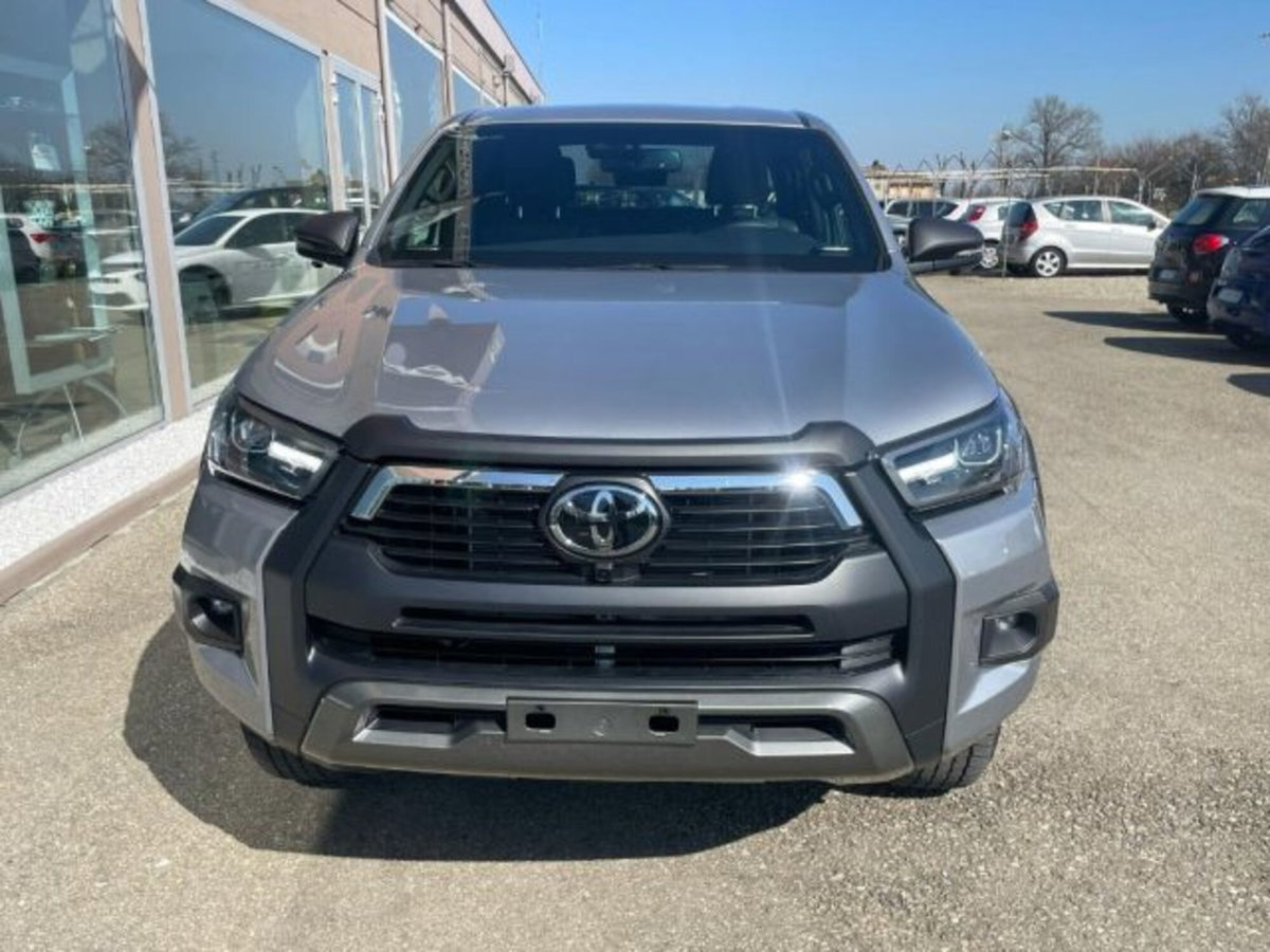 Toyota Hilux 2.8 d-4d 48V double cab Invincible auto (5)