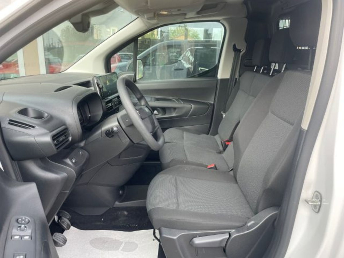 Toyota Proace City City 1.2 110 CV S&S PC 4p. Active (10)