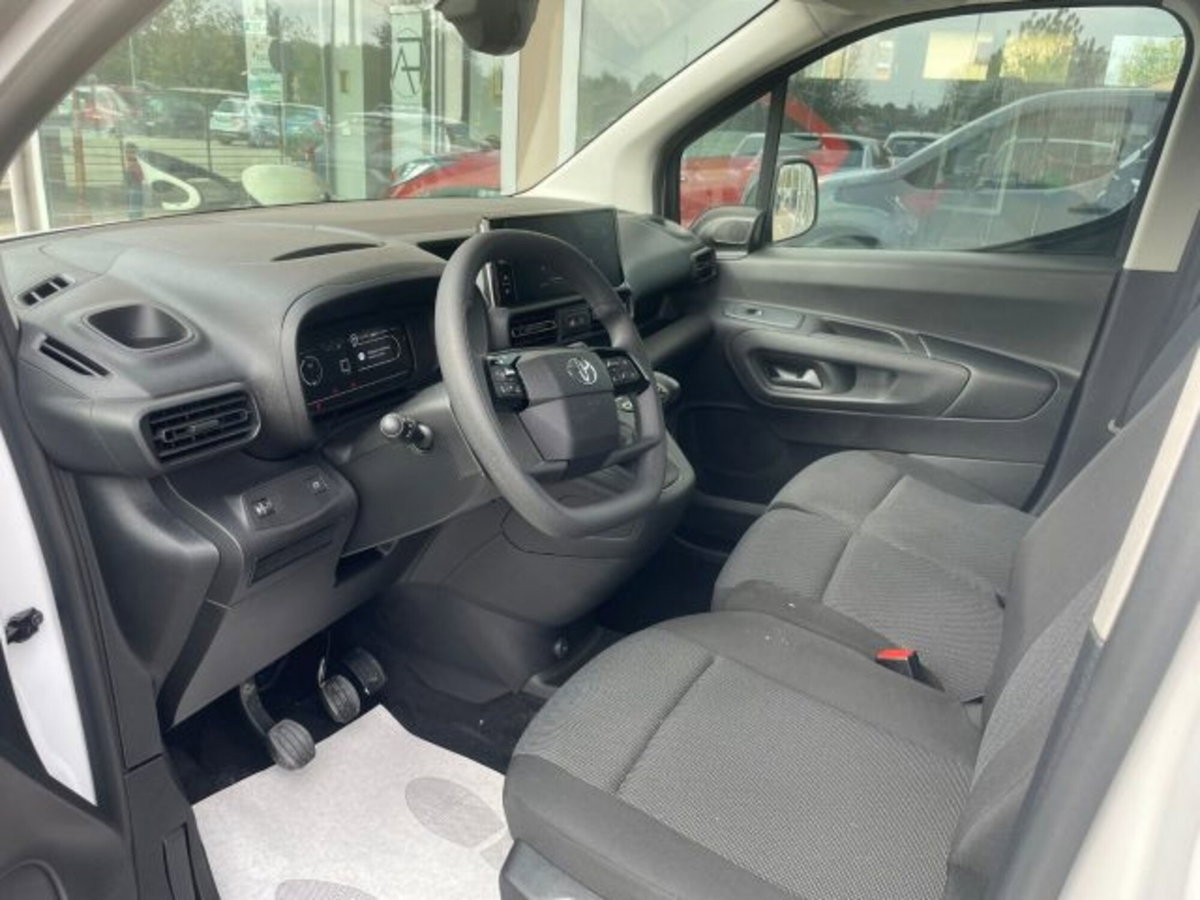 Toyota Proace City City 1.2 110 CV S&S PC 4p. Active (9)