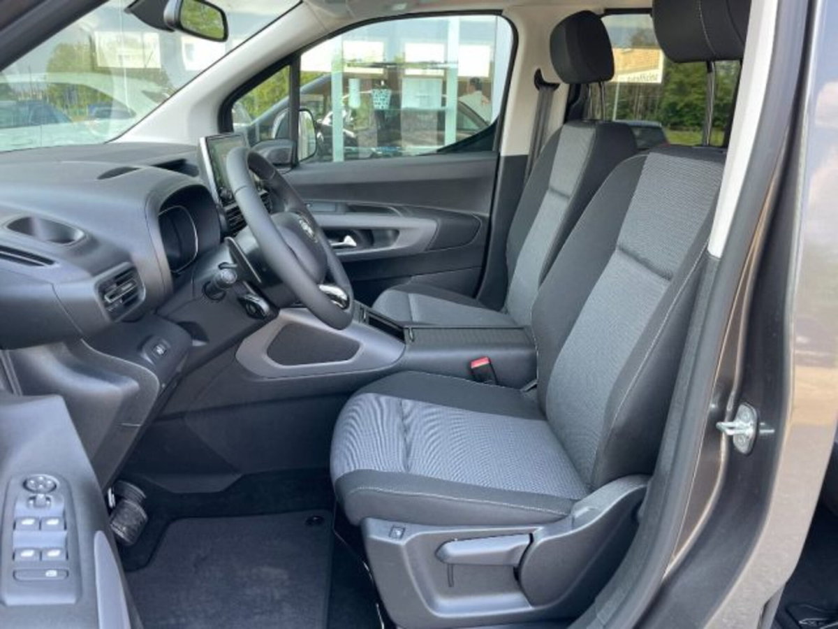 Toyota Proace City Verso Electric City Verso Electric 50kWh L1 Short D Executive (8)