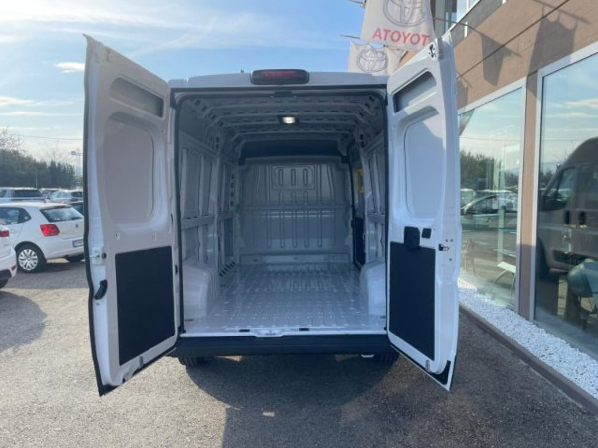 Toyota Proace Max Furgone Max 33 2.2d 120cv L2H2 Business (5)