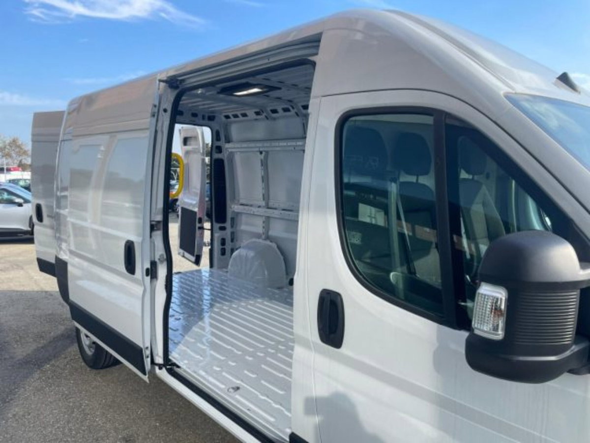 Toyota Proace Max Furgone Max 33 2.2d 120cv L2H2 Business (6)