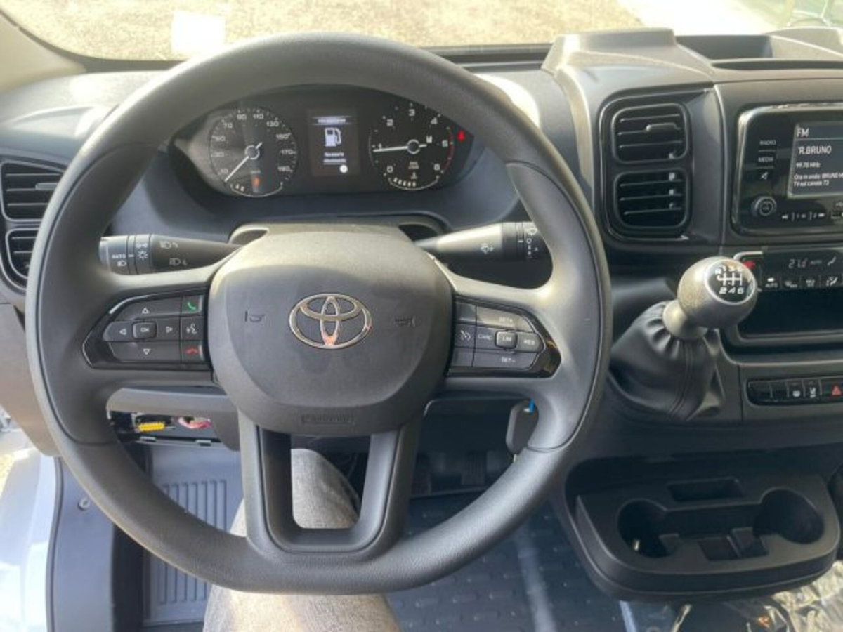Toyota Proace Max Furgone Max 33 2.2d 120cv L2H2 Business (8)