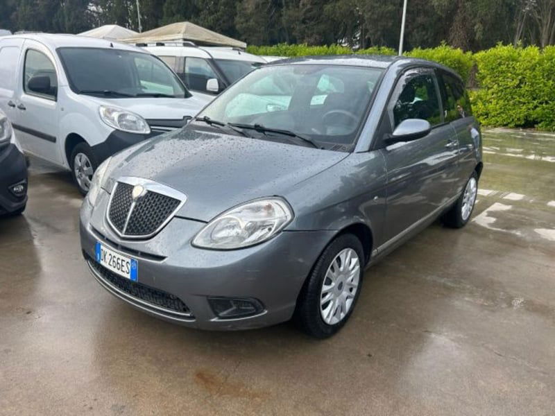 Lancia Ypsilon 1.3 MJT 75 CV Argento