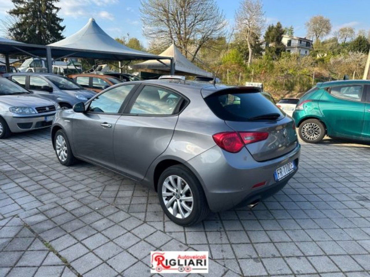 Alfa Romeo Giulietta 1.6 JTDm Super 120cv (14)