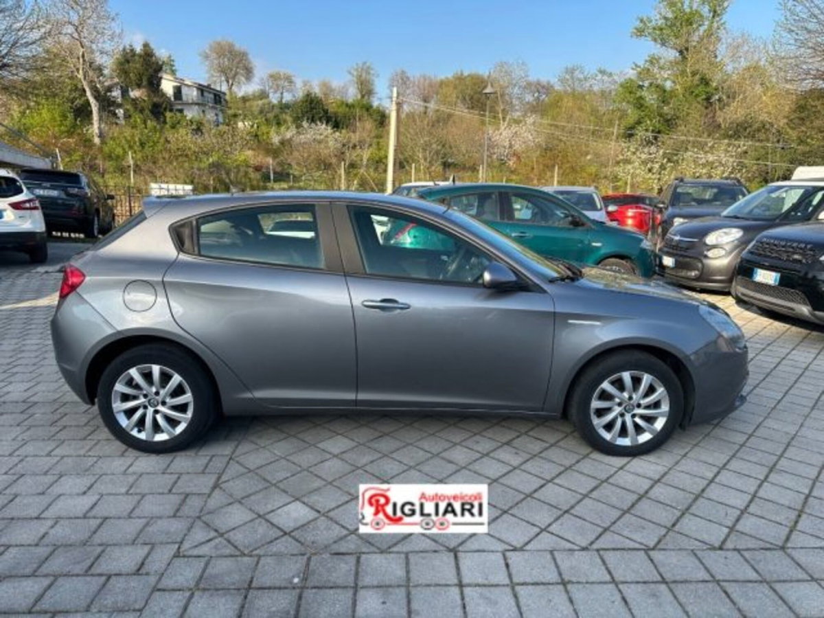 Alfa Romeo Giulietta 1.6 JTDm Super 120cv (5)
