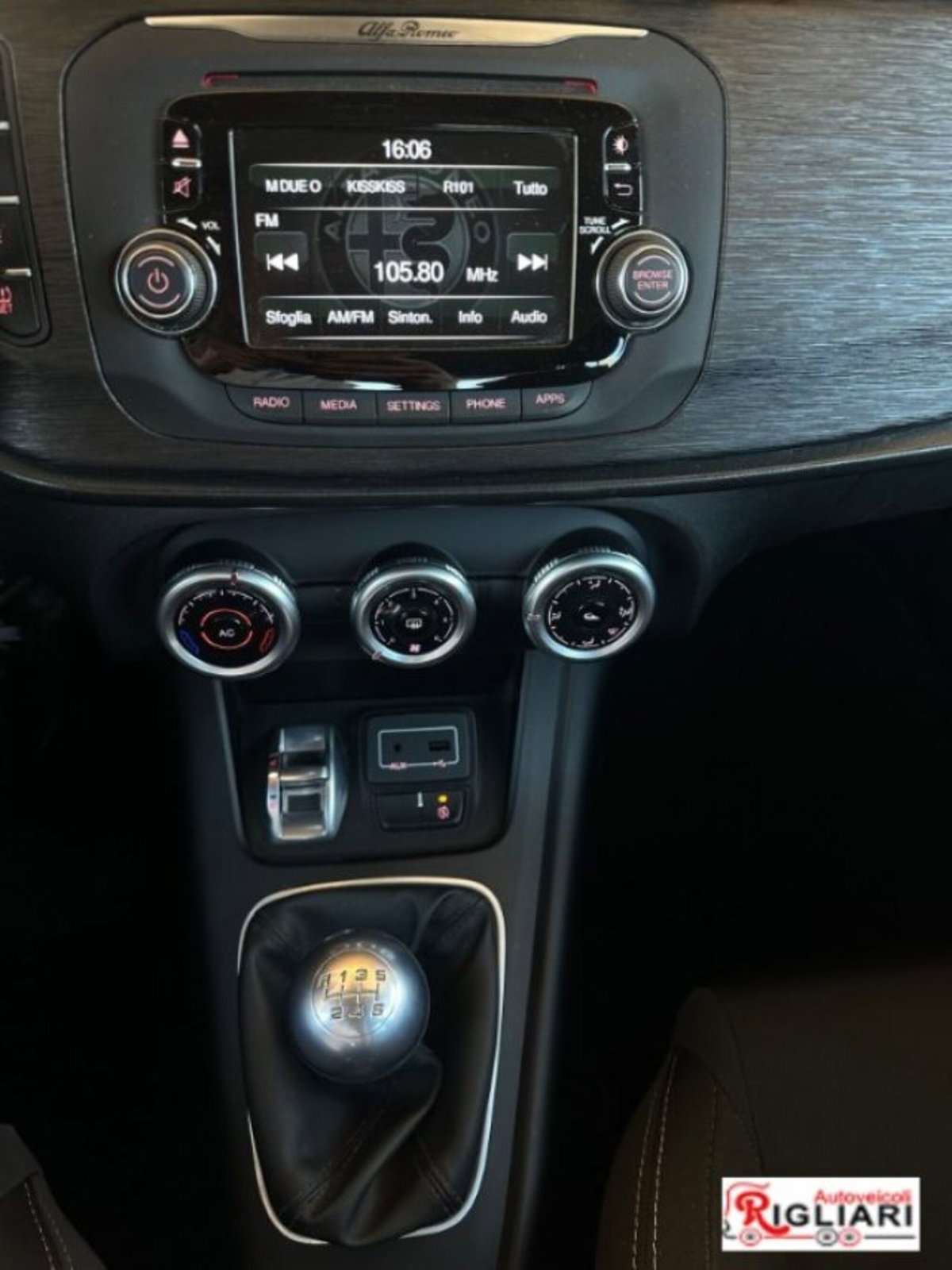 Alfa Romeo Giulietta 1.6 JTDm Super 120cv (9)