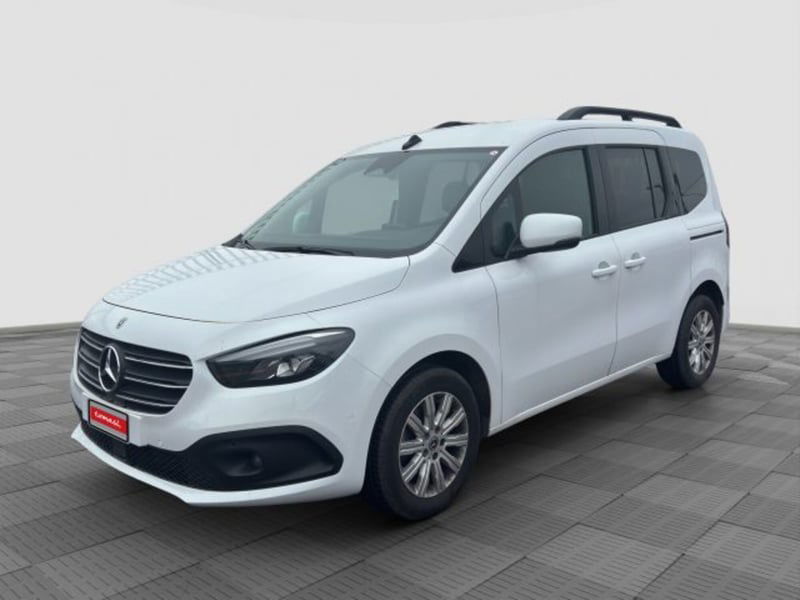 Mercedes-Benz CLA 180 d Premium