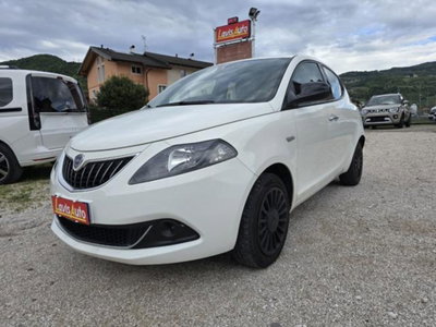 Lancia Ypsilon 1.0 FireFly 5 porte S&S Hybrid Ecochic Silver (2)
