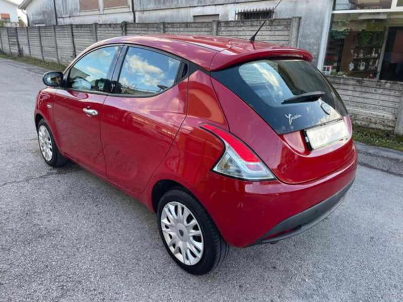 Lancia Ypsilon 1.3 MJT 16V 95 CV 5 porte S&S Black&Red