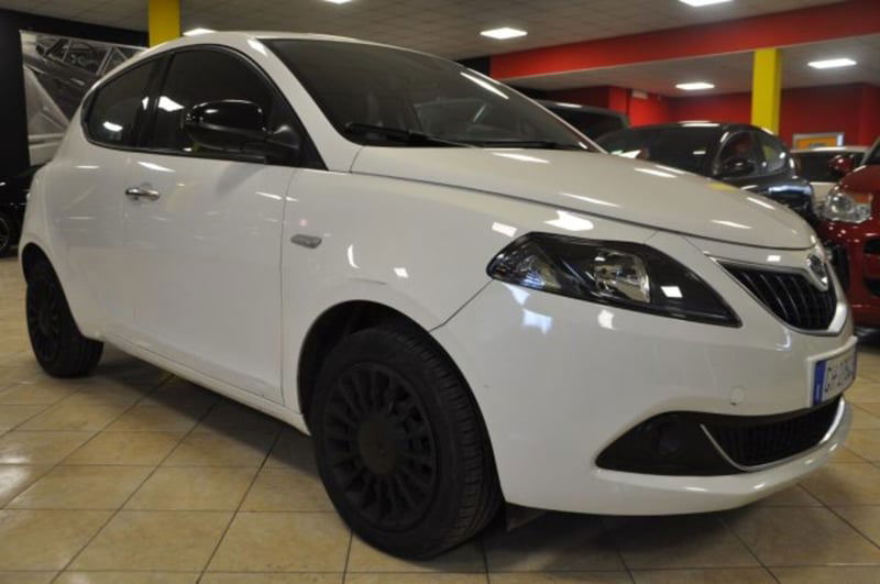 Lancia Ypsilon 1.0 FireFly 5 porte S&S Hybrid Gold Plus