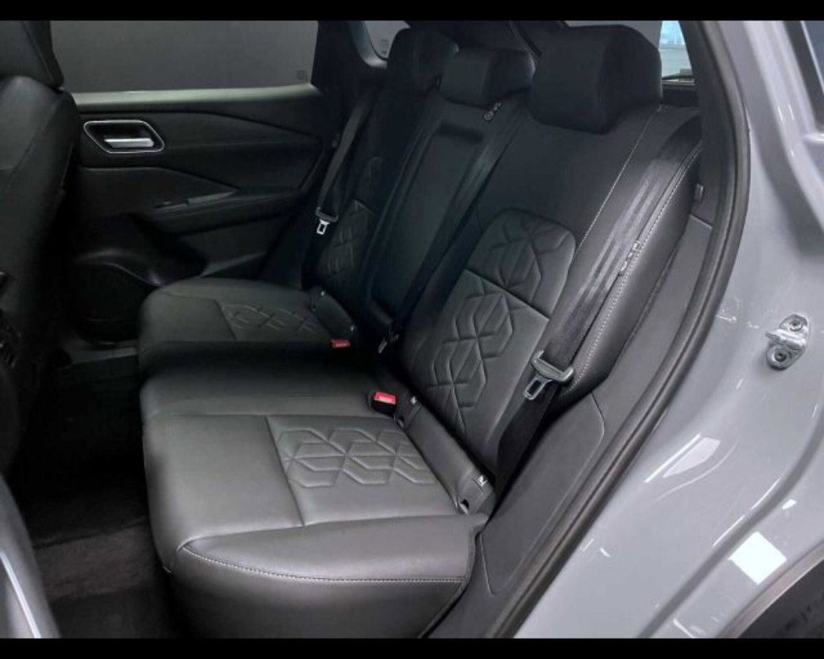 Nissan Qashqai 1.3 mhev Tekna 4wd 158cv xtronic (16)