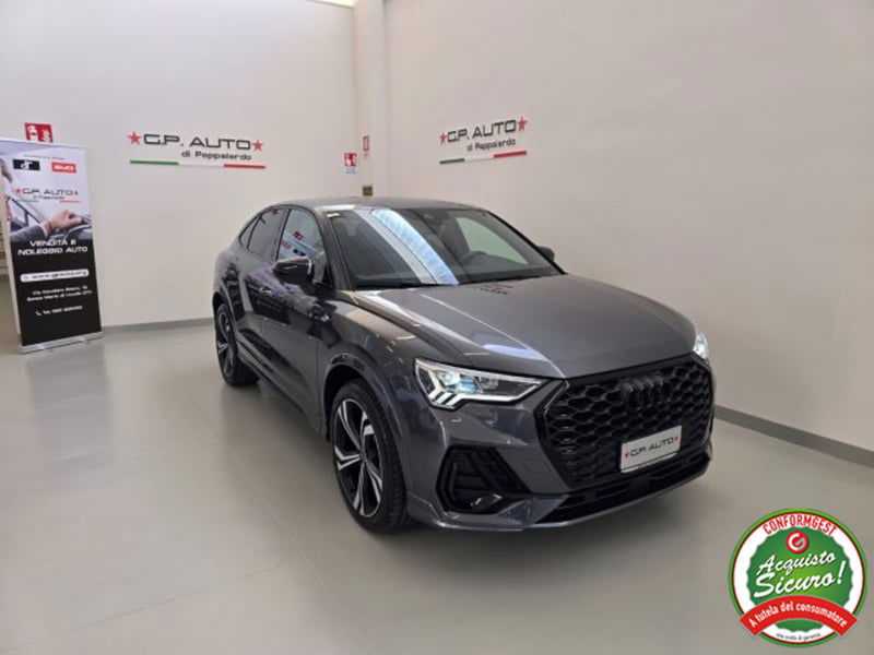 Audi Q3 Sportback 35 2.0 tdi Identity Black s-tronic