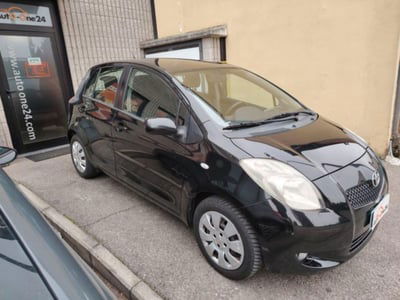 Toyota Yaris 1.3 5 porte Navi usata
