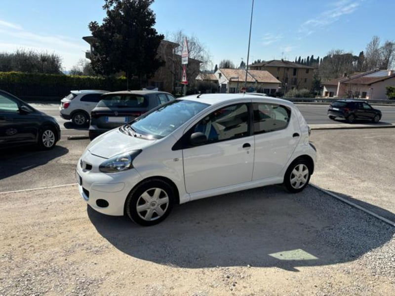 Toyota Aygo 1.0 12V VVT-i 5 porte Now Connect