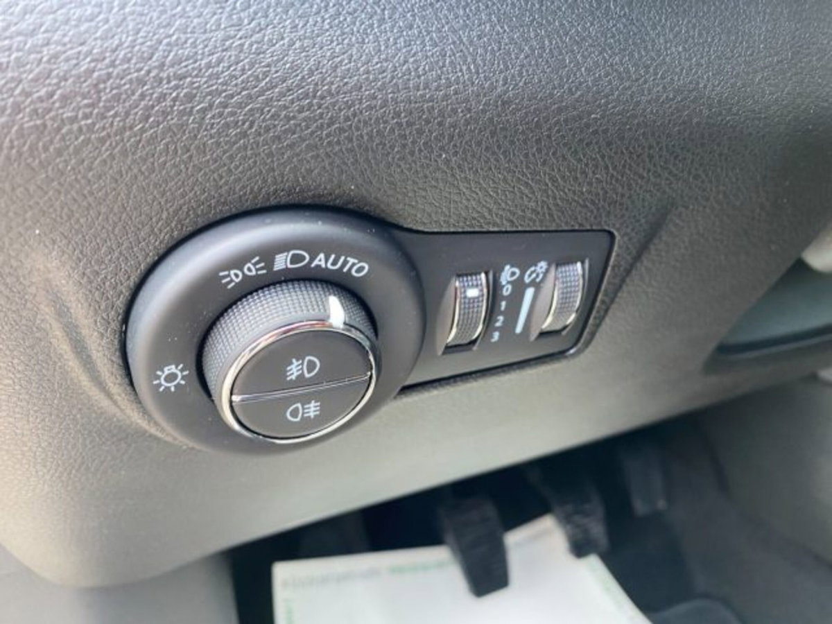 Jeep Compass 1.6 Multijet II 2WD Business (18)