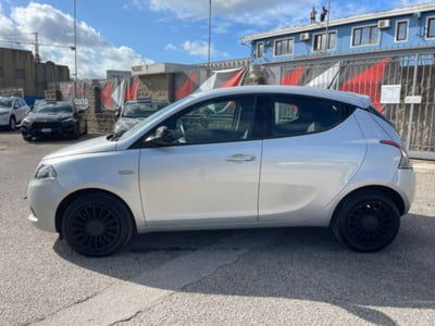 Lancia Ypsilon 1.0 FireFly 5 porte S&S Hybrid Gold Plus usata