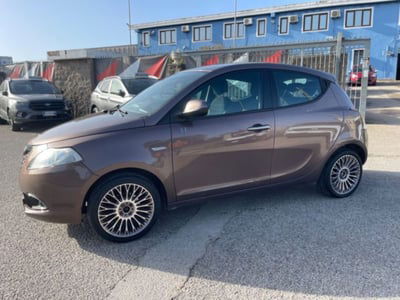 Lancia Ypsilon 1.3 MJT 16V 95 CV 5 porte S&S Black&Red usata