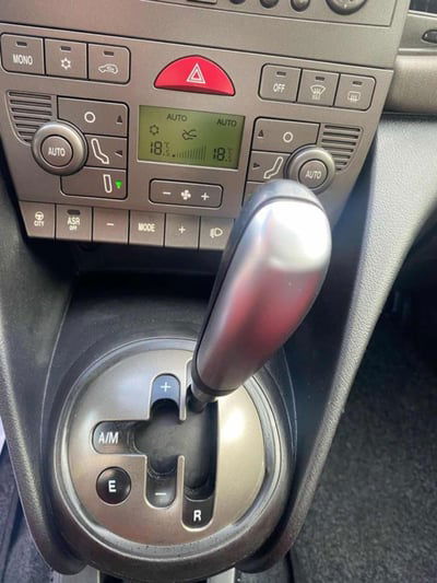Lancia Ypsilon 1.4 16V Oro usata